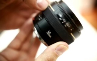 佳能50mm镜头值得买吗_佳能50mm镜头怎么选