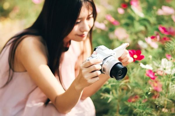 佳能小白兔镜头值得买吗_佳能小白兔镜头适合拍什么-第3张图片-星辰妙记