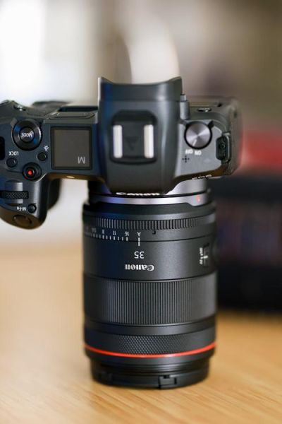 35l镜头值得买吗_35l镜头适合拍什么-第2张图片-星辰妙记