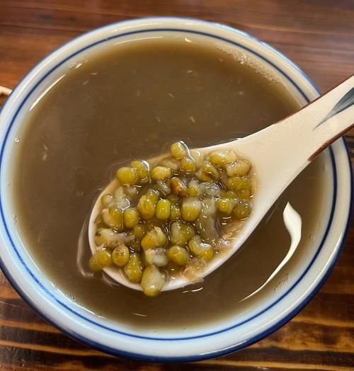 孕妇可以吃绿豆糖水吗_孕期喝绿豆糖水注意事项-第2张图片-星辰妙记