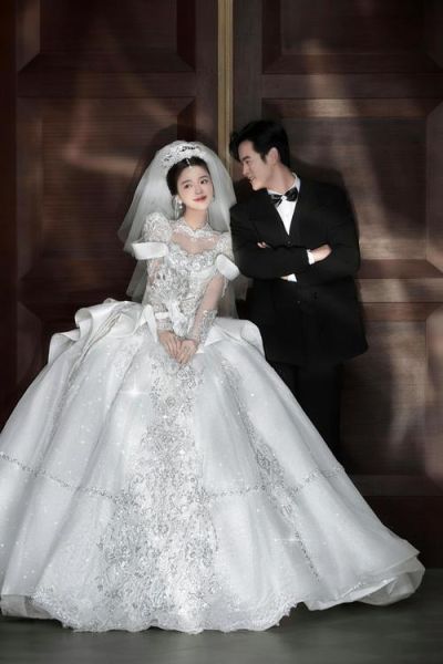 拍婚纱照用什么镜头_婚纱照镜头怎么选-第2张图片-星辰妙记 拍婚纱照用什么镜头_婚纱照镜头怎么选-第2张图片-星辰妙记