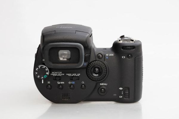 索尼R1镜头值得买吗_索尼R1镜头评测-第1张图片-星辰妙记 索尼R1镜头值得买吗_索尼R1镜头评测-第1张图片-星辰妙记