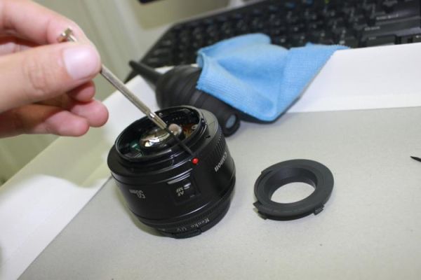 佳能镜头进灰怎么办_如何自己清理-第1张图片-星辰妙记