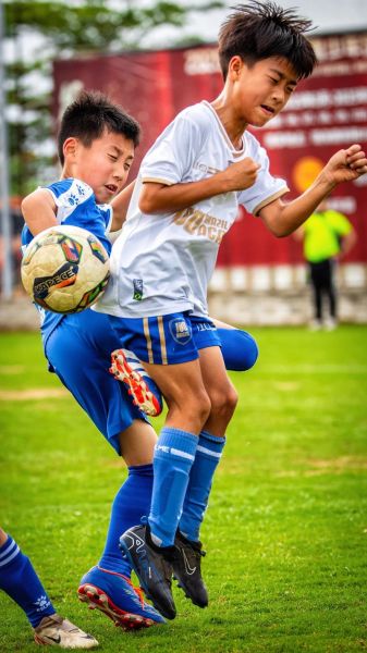 拍足球镜头怎么选_足球拍摄技巧有哪些-第1张图片-星辰妙记 拍足球镜头怎么选_足球拍摄技巧有哪些-第1张图片-星辰妙记