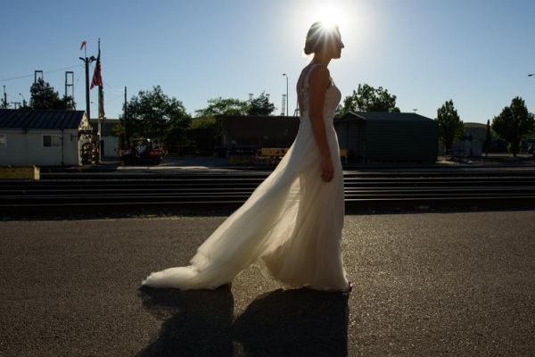 28mm镜头适合拍什么_28mm镜头人像畸变怎么解决-第3张图片-星辰妙记