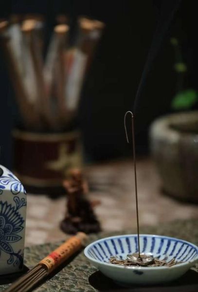 孕妇可以闻檀香吗_檀香对孕妇有影响吗-第3张图片-星辰妙记 孕妇可以闻檀香吗_檀香对孕妇有影响吗-第3张图片-星辰妙记