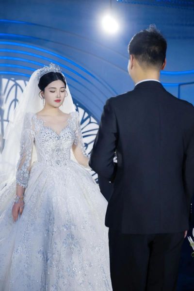 婚礼录像用什么镜头_婚礼跟拍镜头推荐-第3张图片-星辰妙记 婚礼录像用什么镜头_婚礼跟拍镜头推荐-第3张图片-星辰妙记