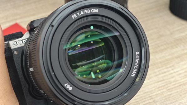 擦镜头用什么布_擦镜头会刮花吗-第1张图片-星辰妙记