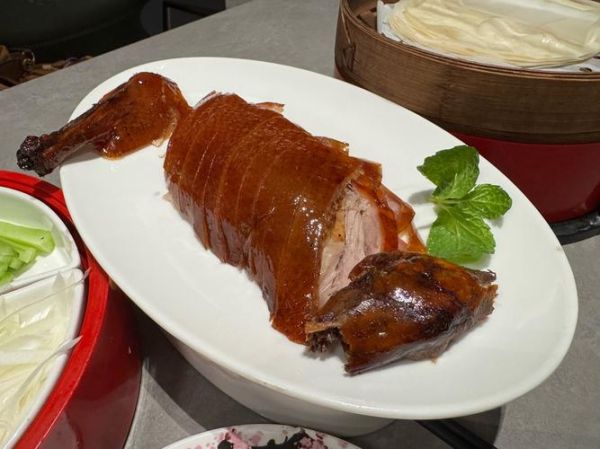 孕妇可以吃烤鸭吗_孕妇吃烤鸭注意事项-第1张图片-星辰妙记 孕妇可以吃烤鸭吗_孕妇吃烤鸭注意事项-第1张图片-星辰妙记