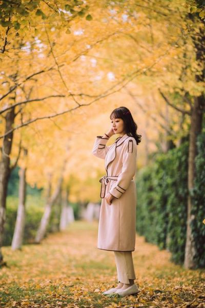 拍银杏用什么镜头_银杏人像镜头推荐-第3张图片-星辰妙记