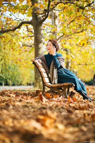 拍银杏用什么镜头_银杏人像镜头推荐-第2张图片-星辰妙记