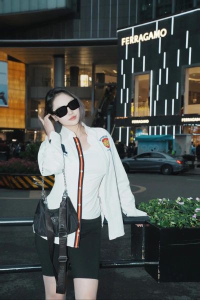 街拍用什么镜头_街拍镜头推荐-第1张图片-星辰妙记 街拍用什么镜头_街拍镜头推荐-第1张图片-星辰妙记