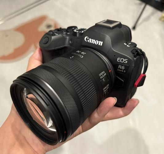 佳能大光圈镜头哪款好_佳能大光圈镜头怎么选-第3张图片-星辰妙记 佳能大光圈镜头哪款好_佳能大光圈镜头怎么选-第3张图片-星辰妙记